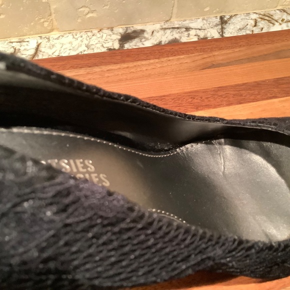 MOOTSIE TOOTSIE GLAM LACE AND SATIN PUMPS, BLACK, SIZE 8-1/2 - Picture 7 of 8